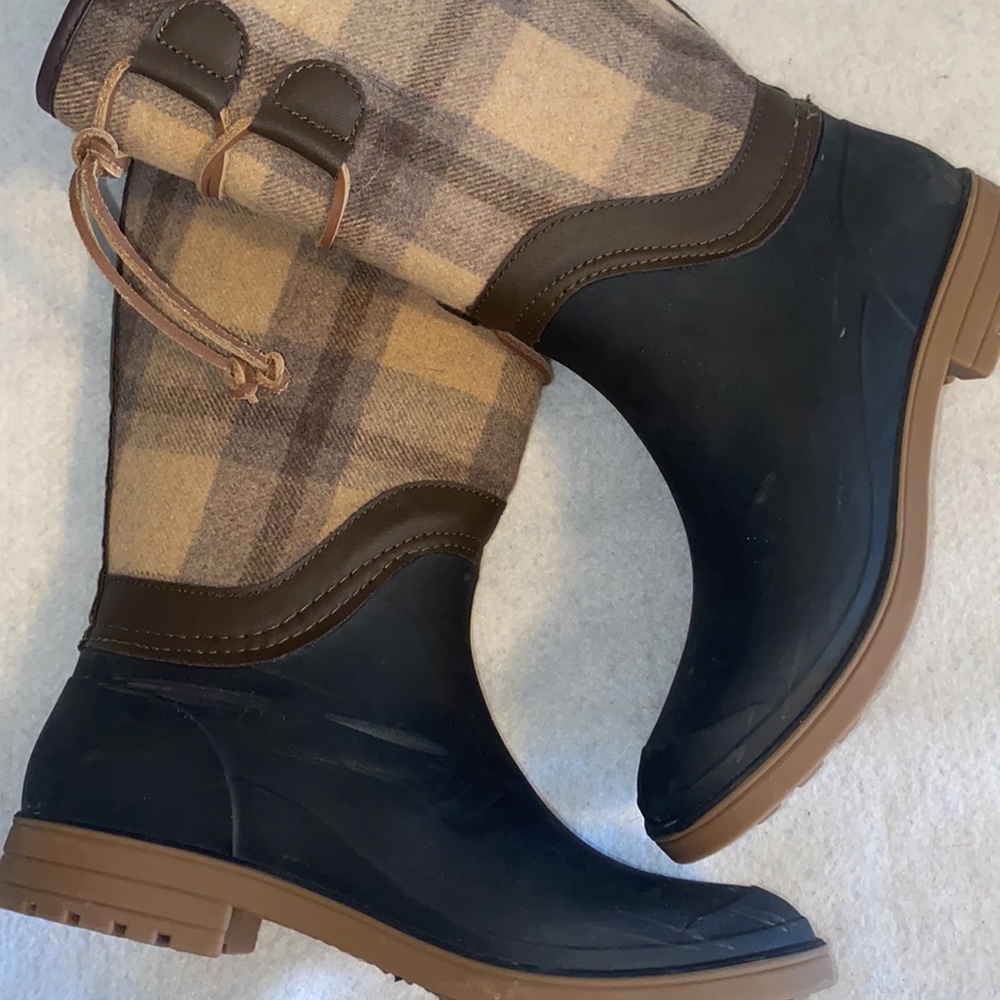 Beautiful Kamik waterproof lined boots - Picture 7 of 11